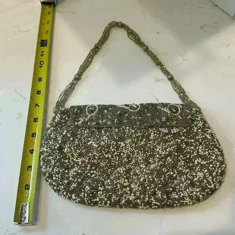 Vintage style Beaded silver dressy small purse - Picture 9 of 9